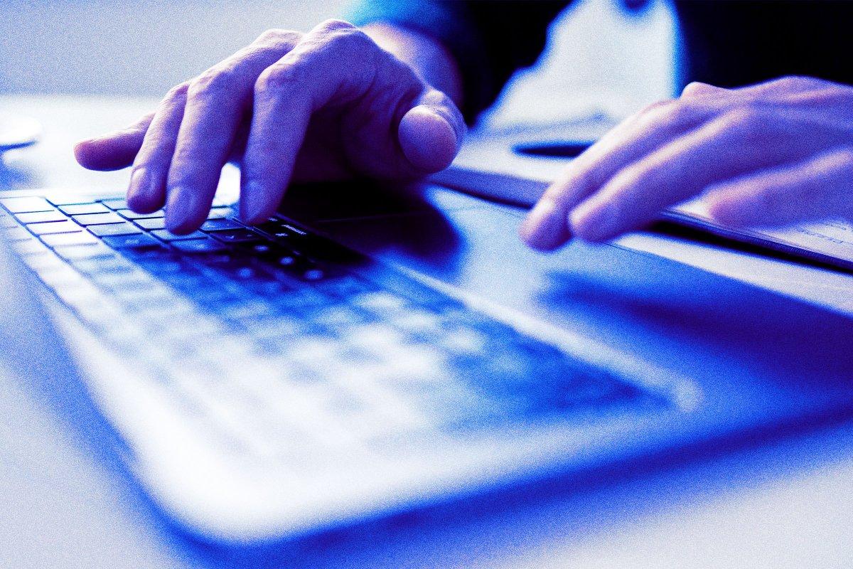 People Are Loading Their Writing With Typos to Prove They're Not AI